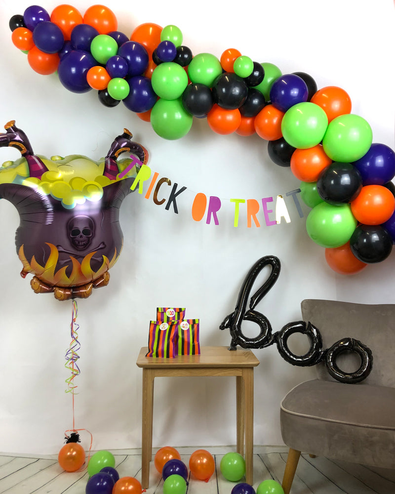 Hocus Pocus Garland - PartyFeverLtd